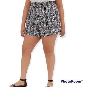 3X 22W 24W Torrid Black Chevron Pull On Short Paperbag Waist Tie Belt Pocket 5in